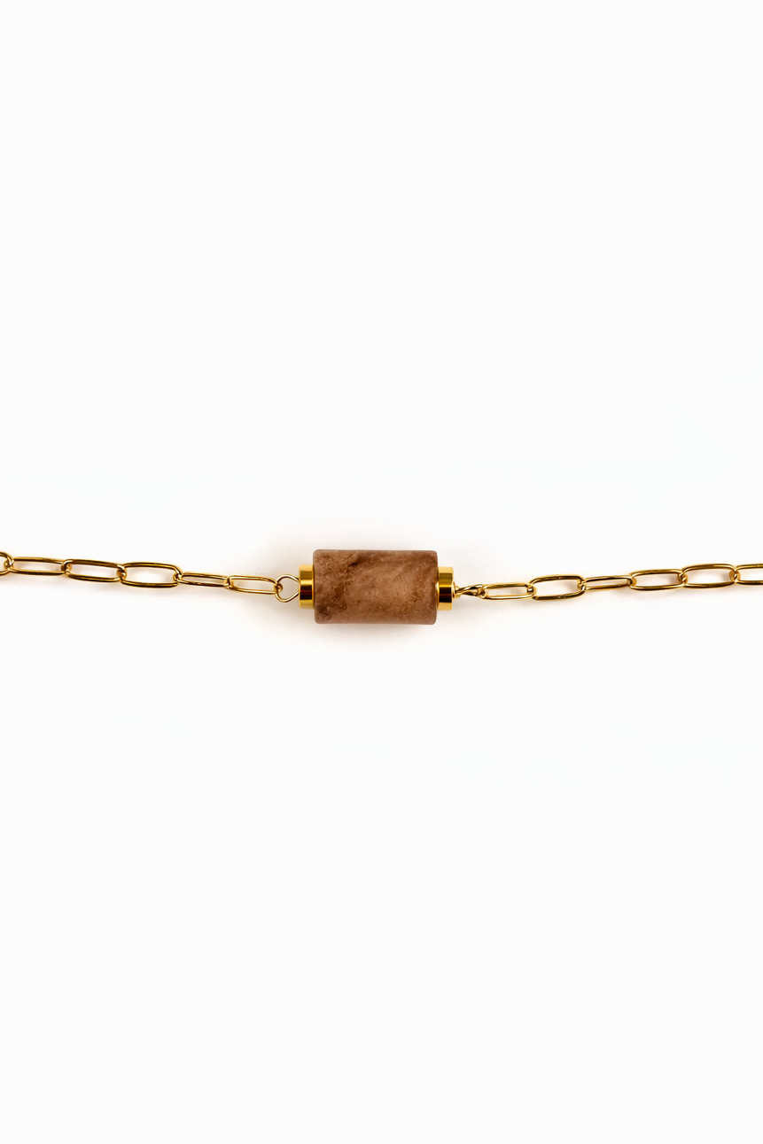 Bracelet Pistou, chaîne fine gold filled et perle d'agate – ËZÜ Bijoux